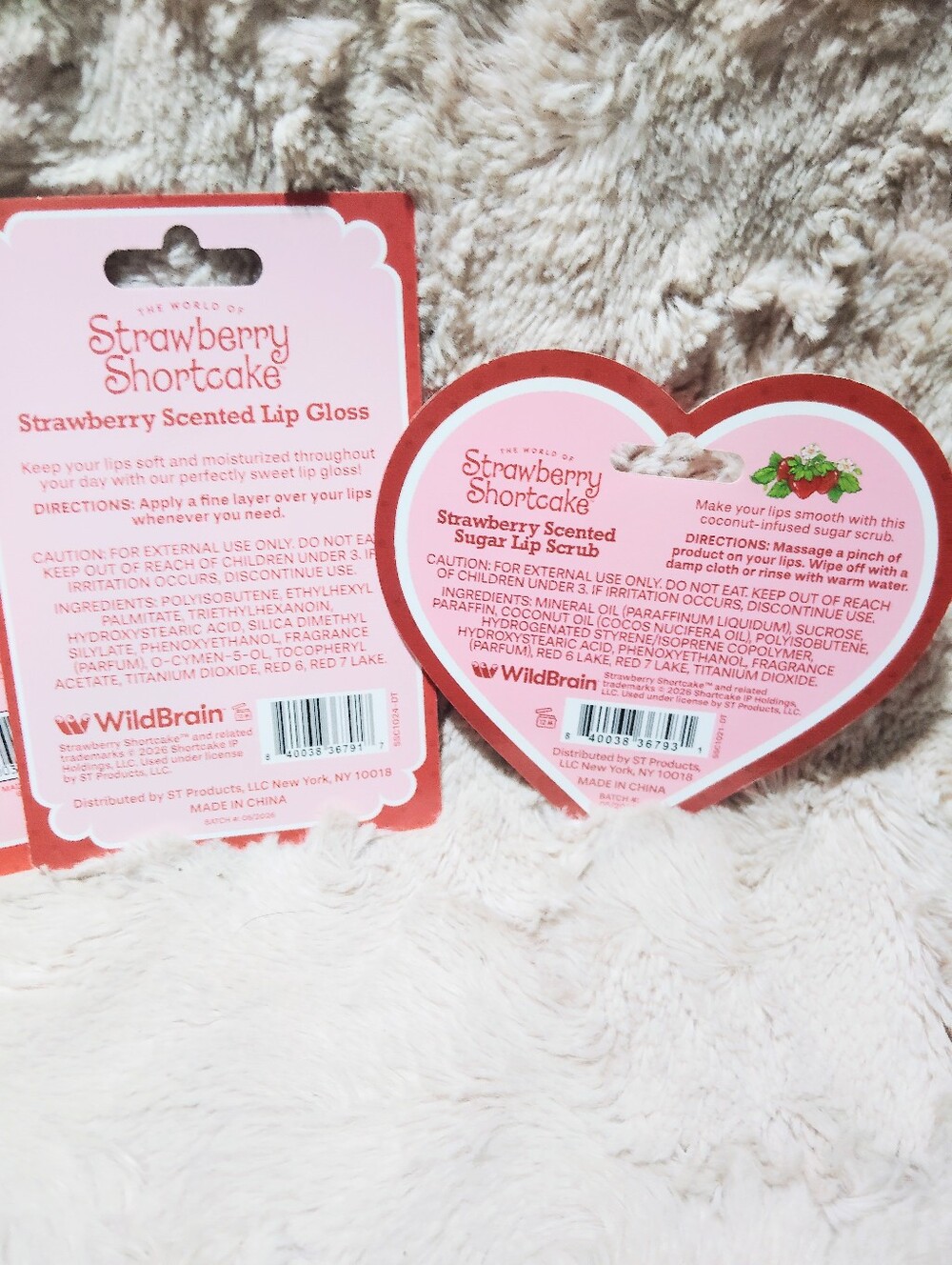 BUNDLE OF 5!! NEW!! Strawberry Shortcake Lip Care & Socks - Picture 8 of 8